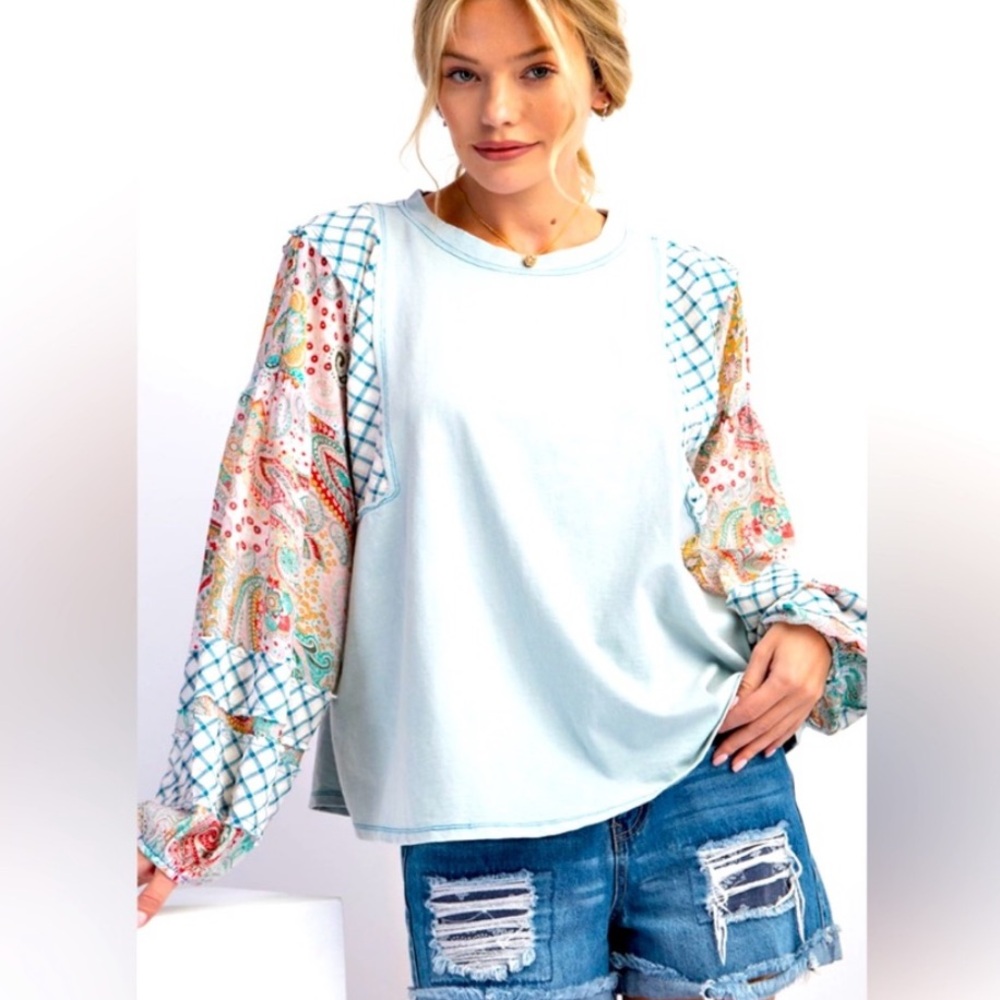 Boho Patchwork Balloon-Sleeve Blouse
Limpet Shell Mixed Media Knit